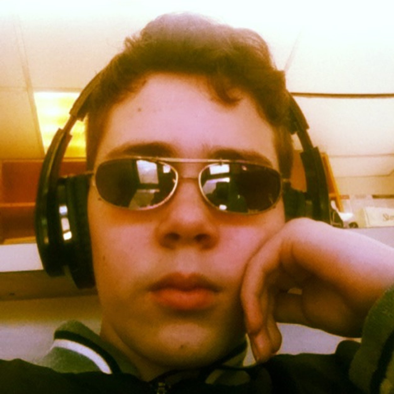 Follow me on instagram @3yel3ssJack 
Kik me 3yel3ssJack Anthony Vega