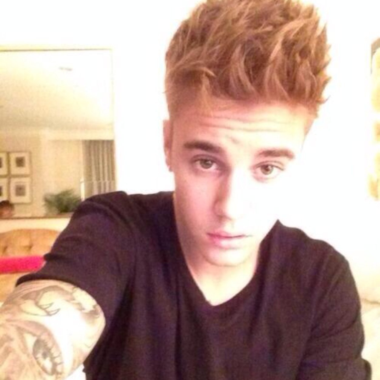 JUSTIN IS LIFE bizzle liked my pic on shots march 26th 2014 at 7:20pm❤️justin means more to me then i mean to myself