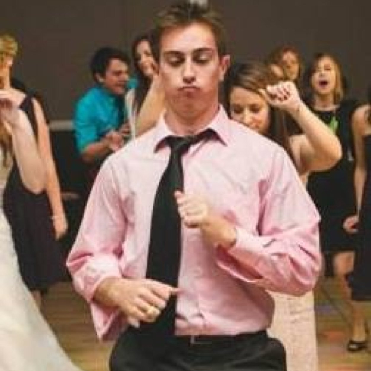 agczar10's profile picture. 