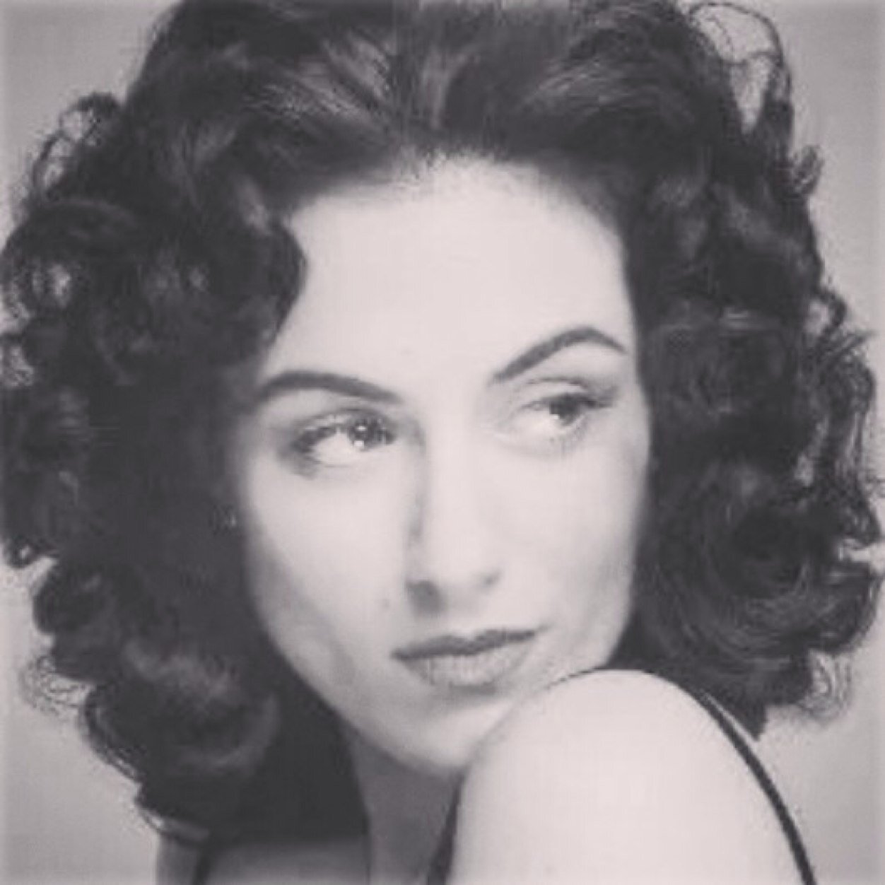 therealbeccaboo's profile picture. my hair is bold, like the chestnut burr; and my eyes, like the sherry in the glass  that the guest leaves