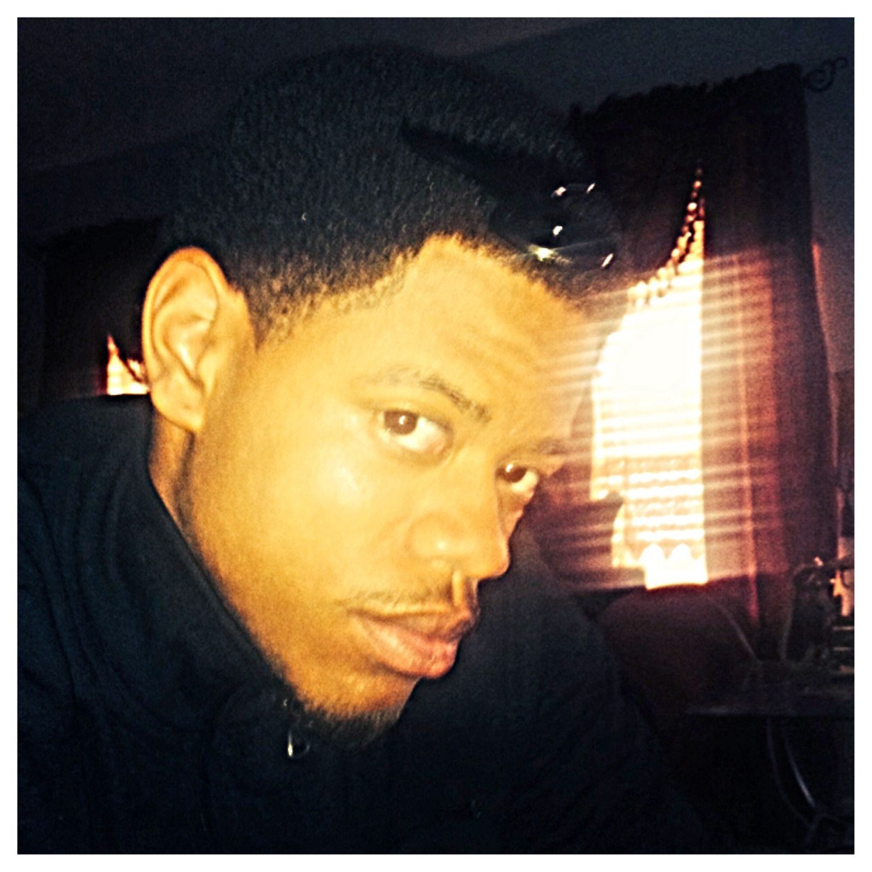 19 year young 
TrackNation
Cool n chill
Hmu 
Single
