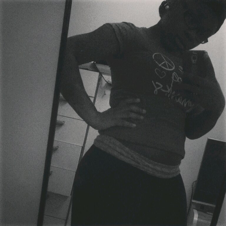 @TrillaaShit @FolloeMeAndI'llFollowBack @ShortyThickAsf