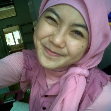 Orang biasa yang ingin terus belajar menjadi orang luar biasa ^^