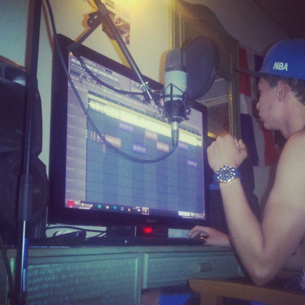 Sigueme  y te sigo #FXFRD #FXFRD #FBACK ( Productor Musical Dueño de A.M Producción's y TDPmusik G:E )