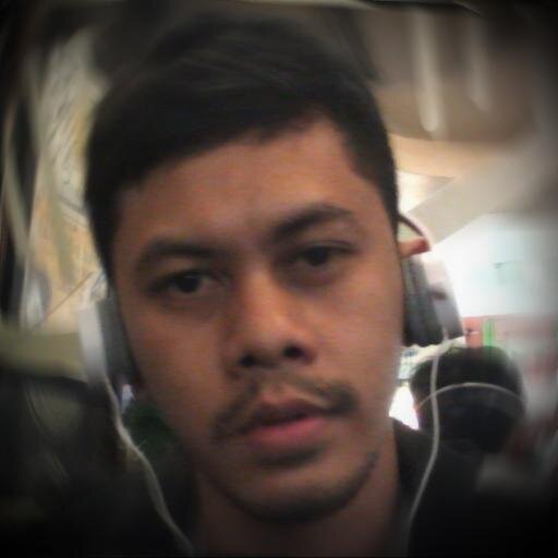 Kamu follow dulu aja, folbeknya kita bisa bicarakan nanti, okey?