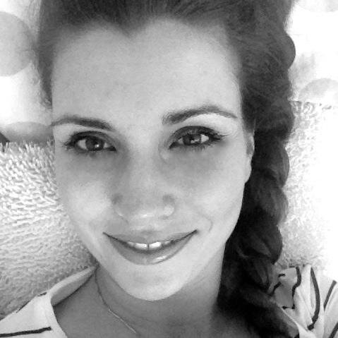 Politikwissenschaftlerin, Fremdsprachenkorrespondentin, Spreeperle, Yoga Lover