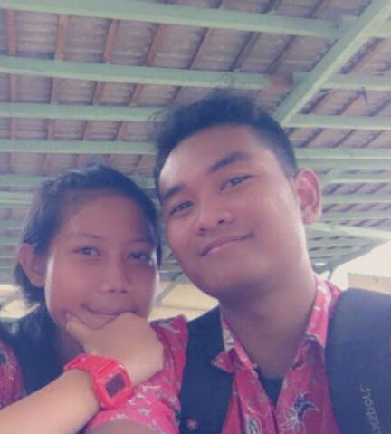 Nilailah aku sesuka kalian.
Apa aja terserah yang menilai. 
Yang jelas banyak kekurangan.
Hahaha. . ͼ(ݓ_ݓ)ͽ | Wiwin♥