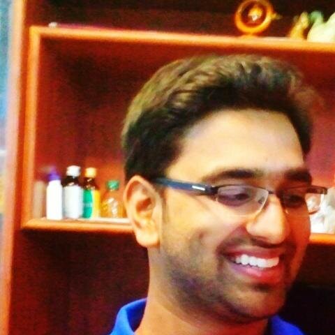 avid reader of mythology, foodie, humour is my turn on.