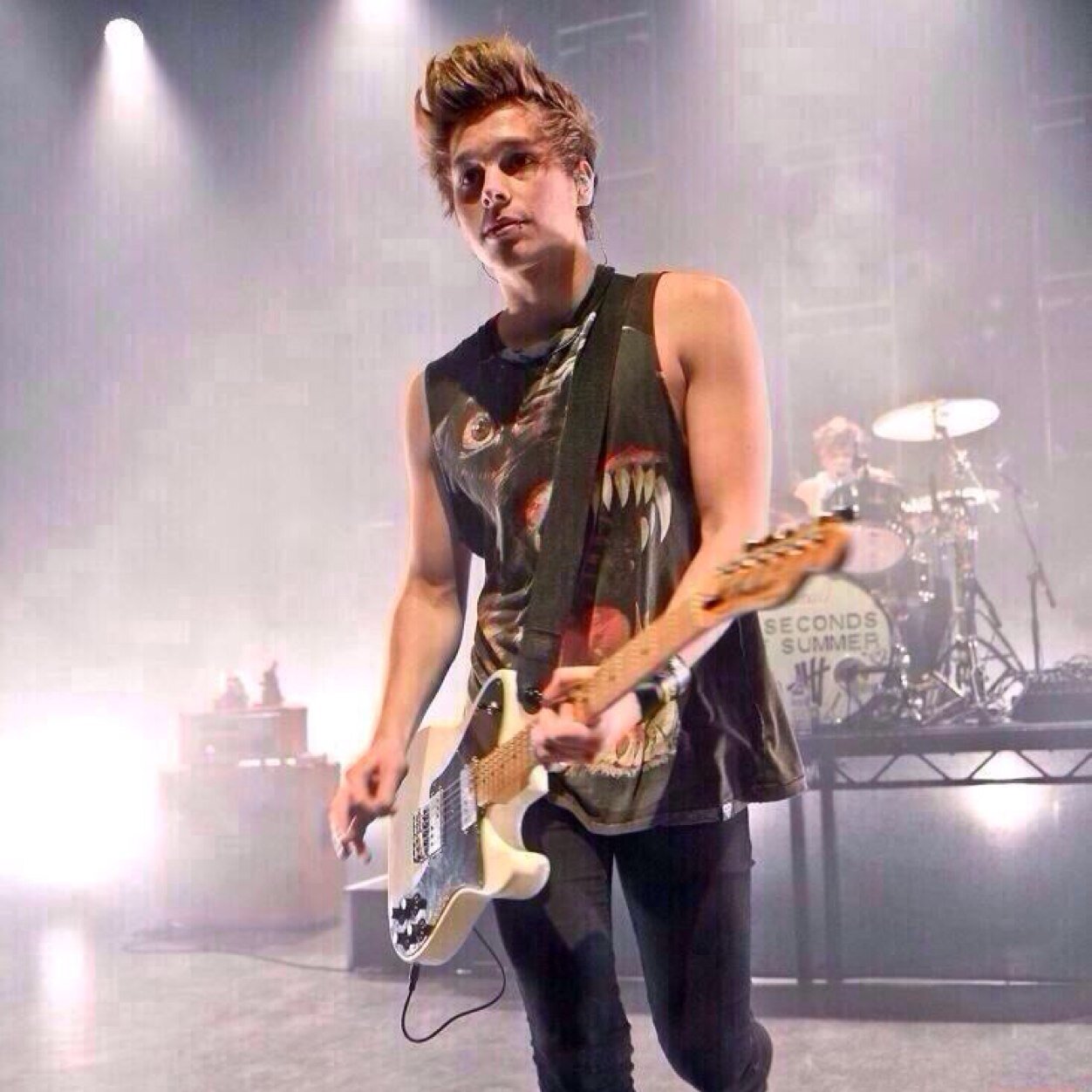 spoiltparisrose's profile picture. Hi my names Paris ✌️