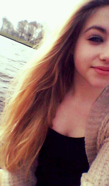 ·Never look back·     be a girl with a mind , a princess with class and a bitch that doesn't give a fuck .