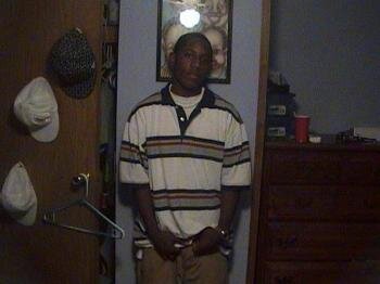 Dchiz - 28 years old, from Ft Lauderdale  Florida, Single and loving life.  Very outgoing and easy to get along with.  No drama allowed!!!!