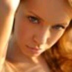 Construimos un puente con nuestro amor, ese que atraviesa la distancia que nos separa... #FOLLOWBACK #AUTOFOLLOWBACK

In your dreams