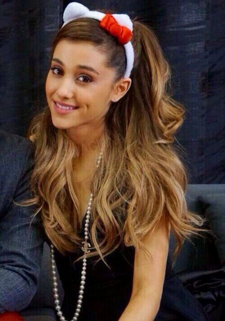 ♡Ariana Grande might be an ordinary girl but she means the world to me♡