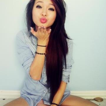 Vanessa, 16 ans d'origine française et vietnamienne du coté de ma mère♥. Parfois, tu dois faire ce qui est mieux pour toi et pas ce qui plait à tout le monde.