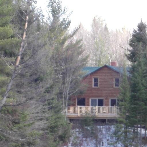 Beautiful Fly-Fishing Lodge/Cabins on the Au Sable River!