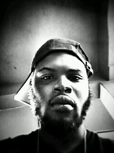 Young king chasing his dream to make history in this cold world....