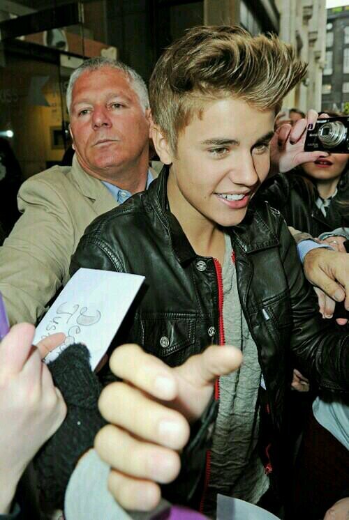 YerielBieber's profile picture. dream it. wish it. do it. never stop dreaming.                                   ♡ nothing makes me happier. ♡ mmfd ♡ ariana ♡ justin ♡ much love ♡