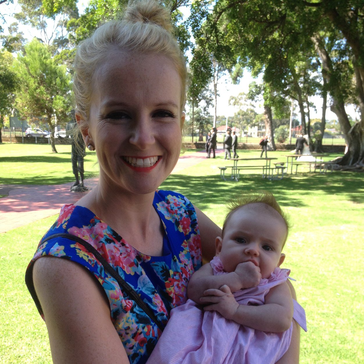 naomibrow's profile picture. Human female of sorts.