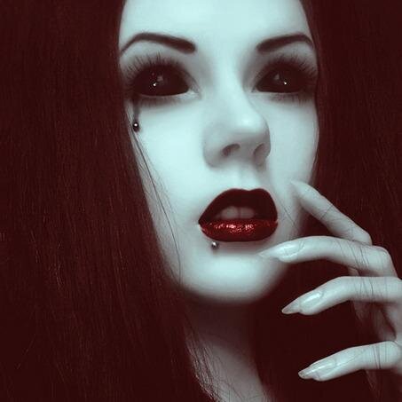 Je suis le diable,vous faire souffrir est ma plus grande distraciton.