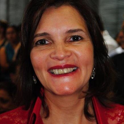 Médica Sanitarista; Mestrado e Doutorado em Medicina Tropical; Funcionária pública Estadual e Municipal.