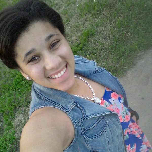 19. college student. Trying to make it and be all that i can be. CHS class of 2012!