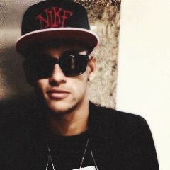 Se você nao existisse iria te inventar na forma de um anjo mais lindo iria te amar , eu respiro você @NeymarJr Te Amo Neymar ♥ Since :  [ 14/10/11 ás 21h55min ]