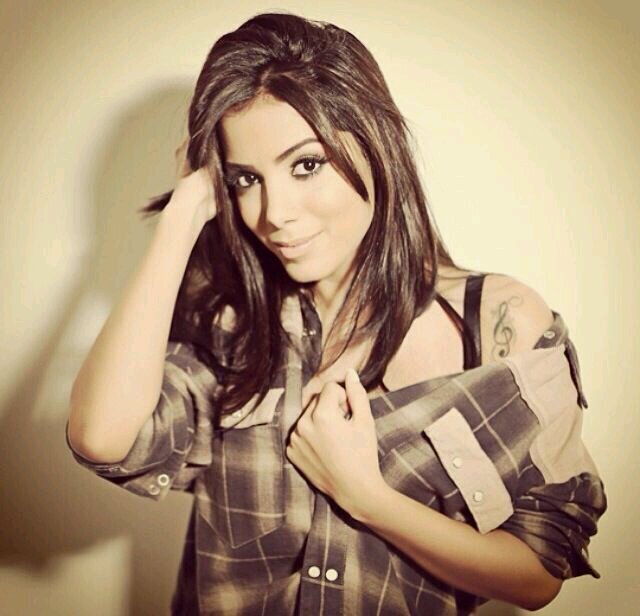 (...) e nessa vida você é tudo pra mim! eu te amo @Anitta_OFICIAL