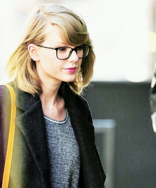 i love taylor to the moon & back ❤ forever a swiftie!
