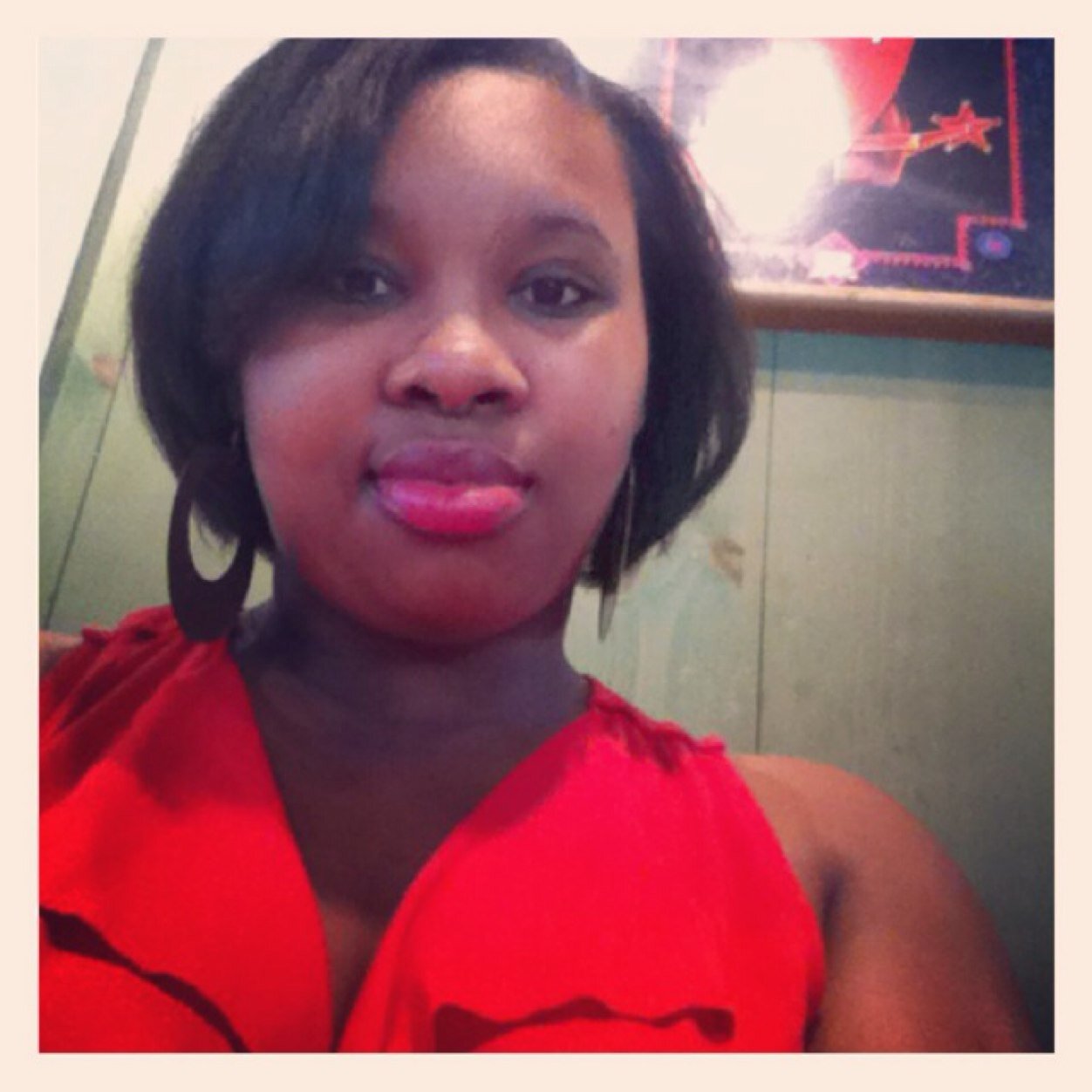 im just a humble lady! wifh confidence in who i serve therefore im confident in myself! #chirst!