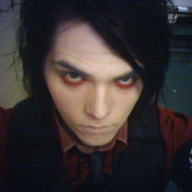 Муж @some_sky #MCR #FOB #Nirvana #AM #TK #MATD #LDR #Skins #AHS #Misfits #MLP #Daria #Стрейзер Мукачево http://t.co/QVSppemR0h http://t.co/j9rloVi9JA
