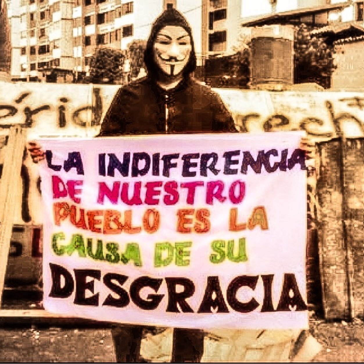 Bendito sea el caos, porque es síntoma de libertad.
El hombre está condenado a ser libre.