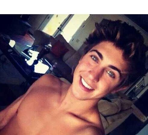 Nivel: 20. Enamorado de tu sonrisa princesa. Si todavia te duele todavia te importa . Frases. RT si te identificaas.