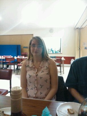 VickiiHorton's profile picture. If you follow me I will follow back and I am 19years old