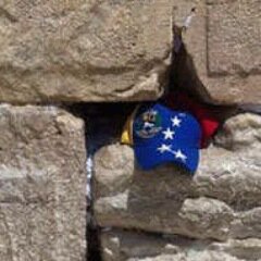 Amo a la verdad, a la vida , y al camino y al ser maravilloso que dijo estas palabras y a mi prójimo.