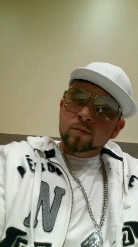 Wanna get you music out there? Maybe get on a track? Your shows aren't packed? Hit me up we can fix all that!!! #teamfollowback