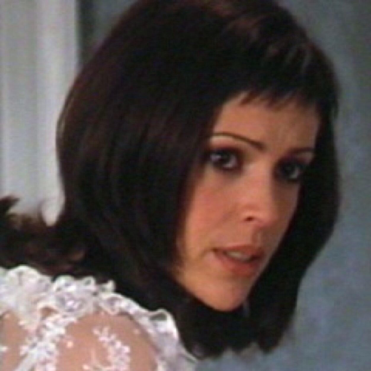 Phoebe Halliwell On Twitter Puts Paige S Prue S And Piper S Hair