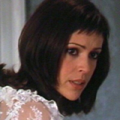 Phoebe Halliwell On Twitter Puts Paige S Prue S And Piper S Hair