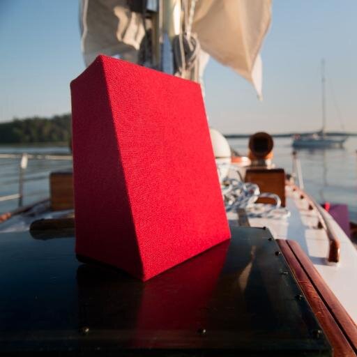 uploudaudio's profile picture. 