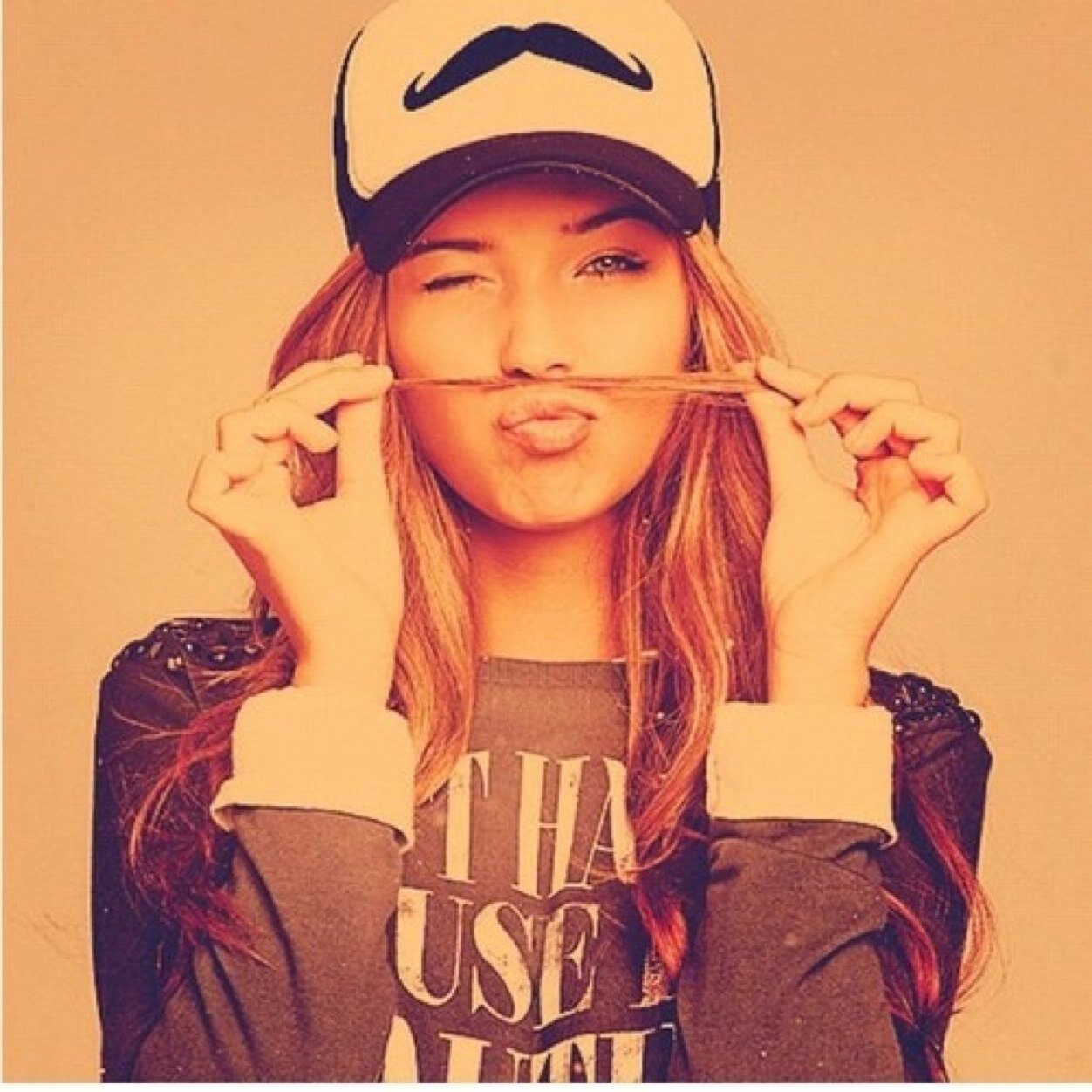 Her secret was a secret garden and the walls were very high. [THG-RP] FC: Sandra Kubicka