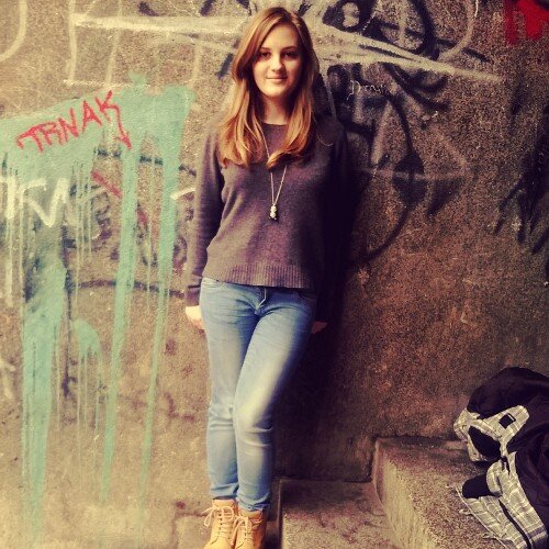 I feel both feet lift of the ground, I can levitate