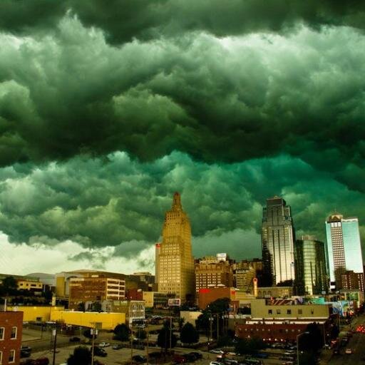 Thunderground mix show is the only online radio station in Topeka,Ks that specializes in the Local & national music . C'mon & tune in with us, crank the volume