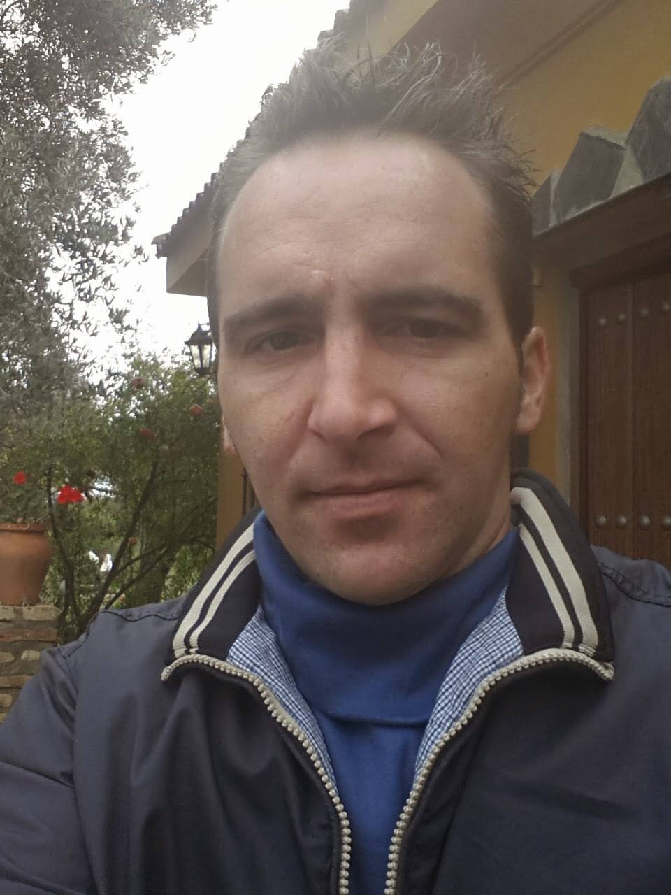 No llores por quien no te ama, ama a quien por tí llora