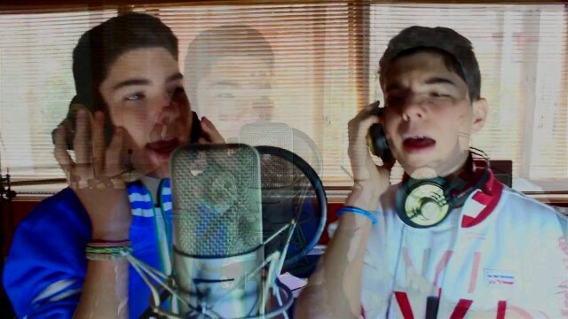 Amando cada día más a @DanieloviedoM y a @_jesus_OM || Más que perfectos || Gemelier por y para siempre || Dos mejor que uno || Quien la sigue la consigue ||