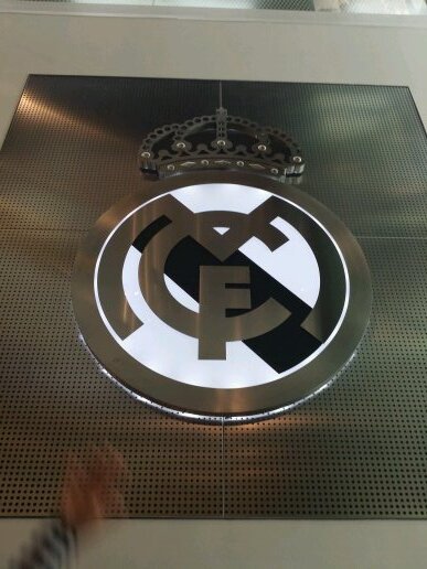 Para los que aman al real madrid esto solo es para madridistas de corazón siganme y les seguiré Hala Madrid a por la undécima