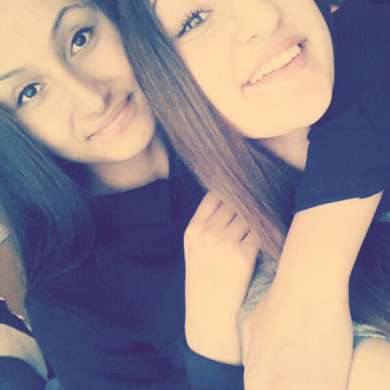 suzannaaa__'s profile picture. 