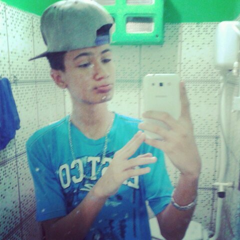 Sou Matheus , tenho 14 anos , solteirão , meu futuro ser empresário !!!!