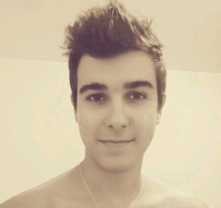 buenomatt's profile picture. “Um dos motivos pelo qual eu te amo, é a segurança que você me traz. Pode ter certeza que ao teu lado, caminho até de olhos fechados.”