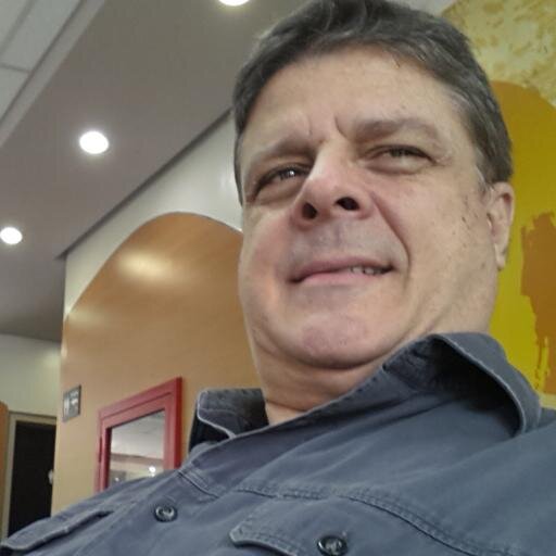 MS en Gcia de Mercadeo UJMV  ING Civil UCV M:.M:.Italian Food Expert Bon vivant