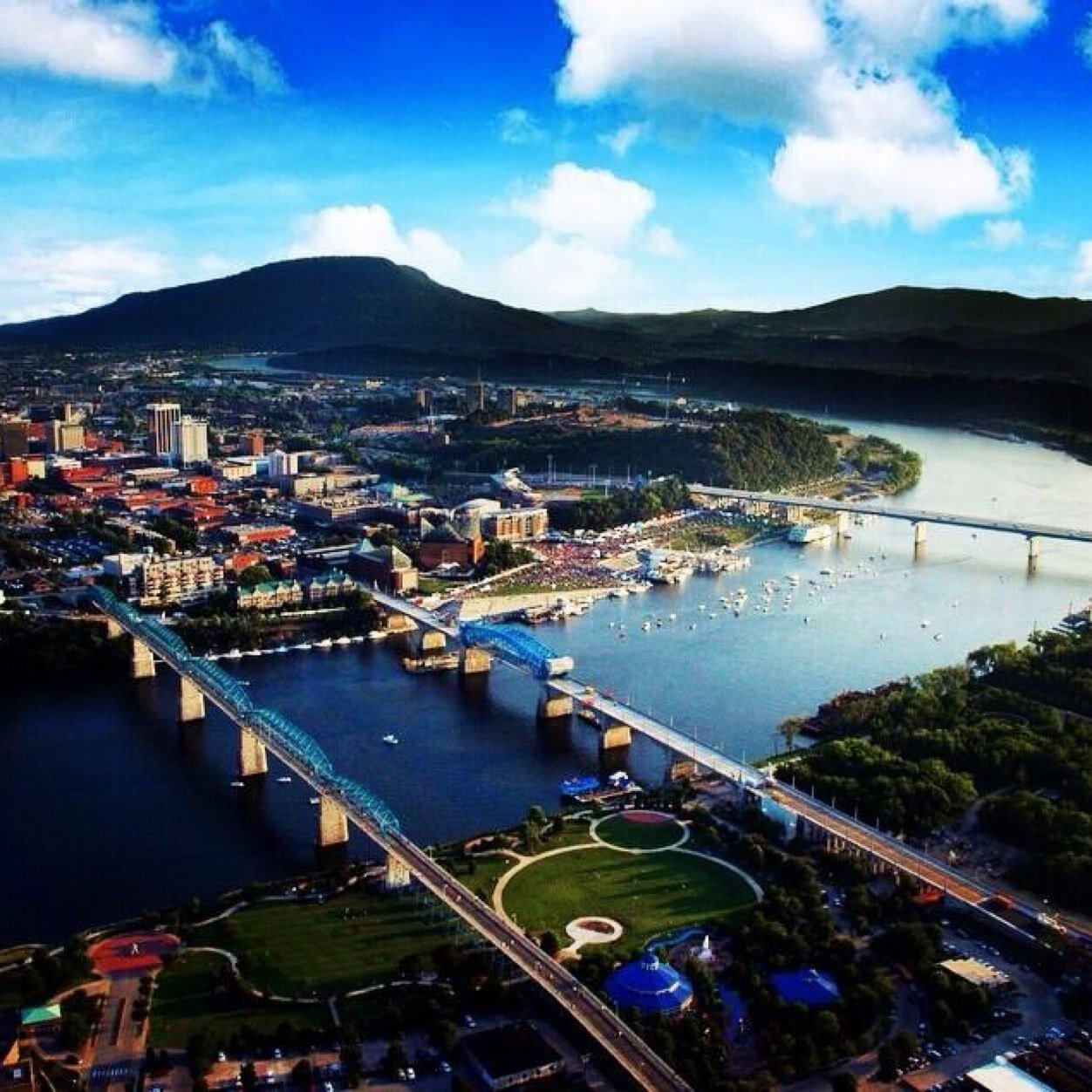 ChattCrushes's profile picture. DM us your crushes/confessions and we will post them anonymously....We will follow back!