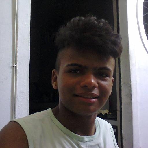 eu sou un cara simples,gosto de estuda,i mtu dedicado as coisa ki eu faço kkkkk